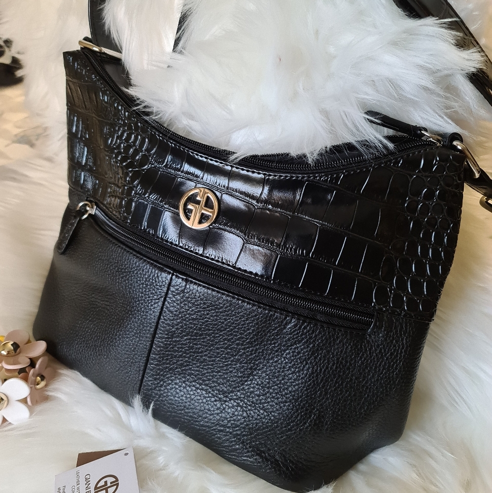 Giani bernini hand bag